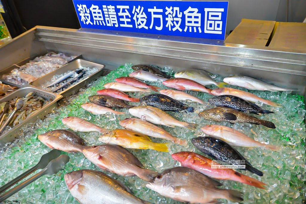 五股海寶城,海鮮燒烤炭烤,水道活海鮮,泰國蝦自己撈,五股烤魚