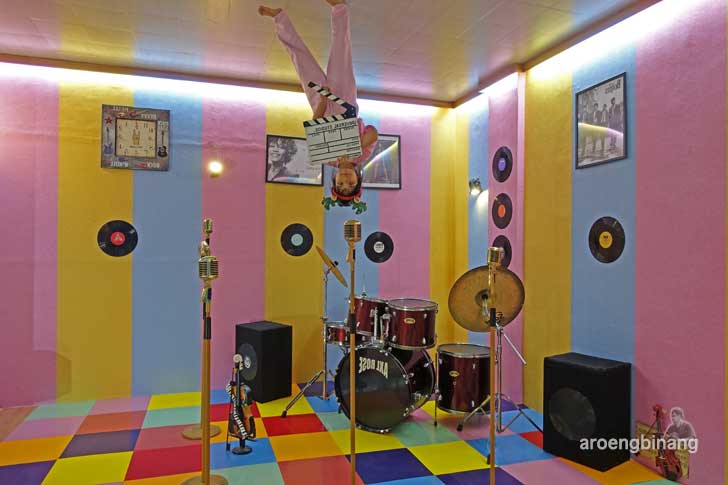 upside down world alam sutera