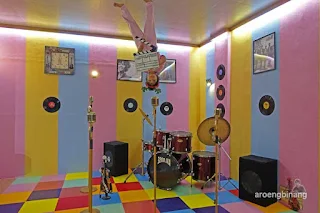 upside down world alam sutera