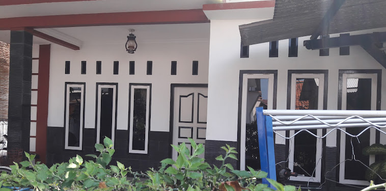 Della Homestay yang Dekat dengan Pemukiman Penduduk Della Homestay yang Dekat dengan Pemukiman Penduduk