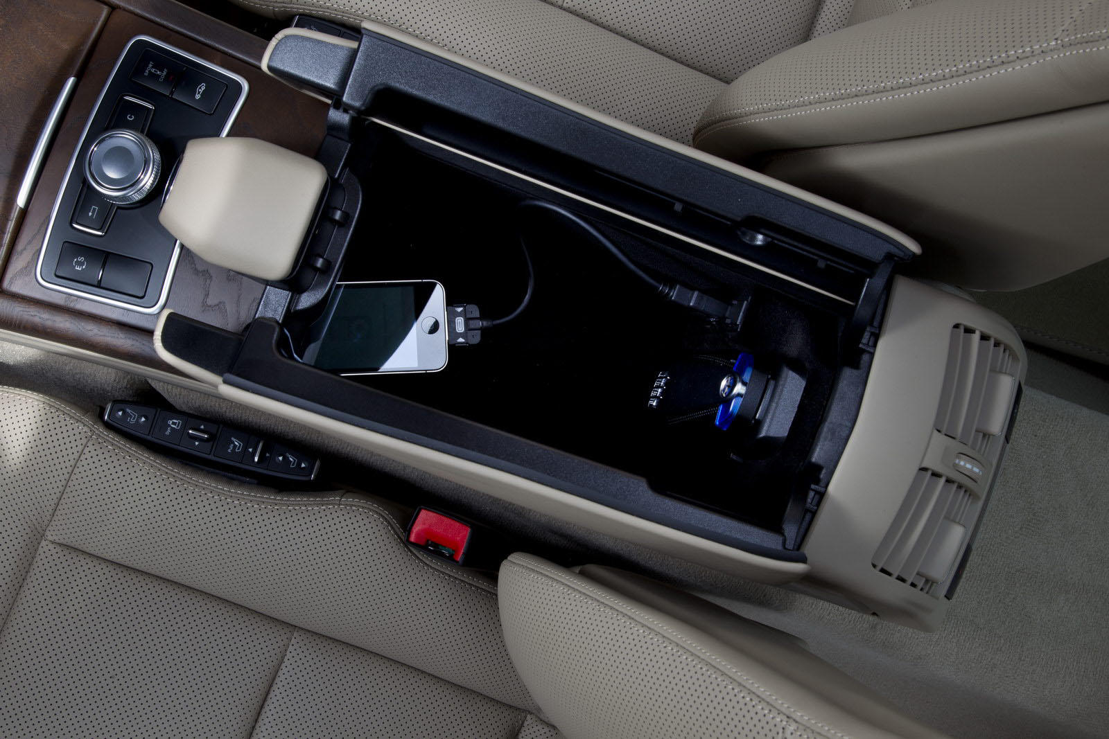 Как включить аукс на мерседес glk 220