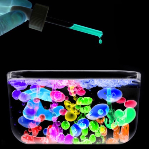 AMAZING KID SCIENCE: Glowing oil & water experiment. My kids were in awe!