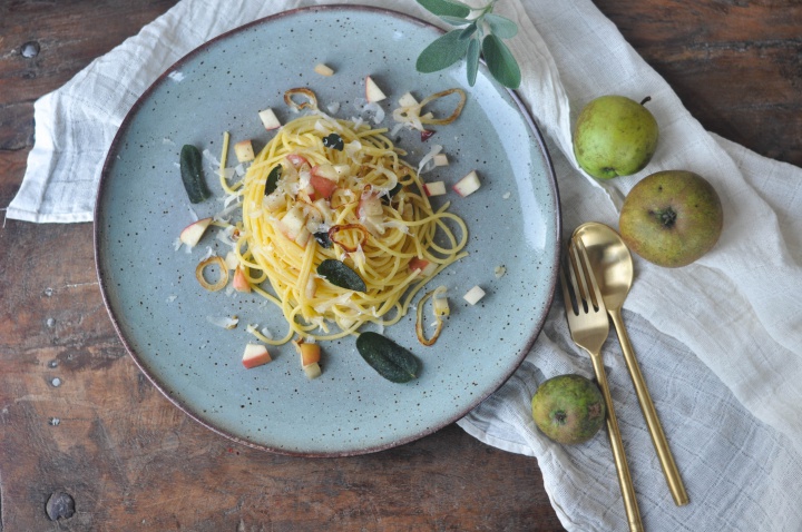#pasta with #sage and #apples, #glutenfree #glutenfrei