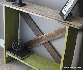 entryway, salvaged wood, spring, paint, decor, Beyond The Picket Fence,http://bec4-beyondthepicketfence.blogspot.com/2013/03/spring-green-sofa-table.html 