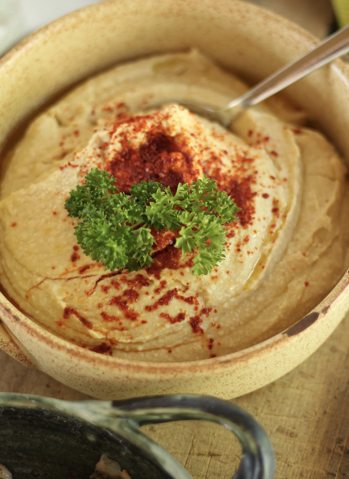 Weiße Bohnen mit Tomaten und Hummus: Schnelle Proteine für einen ...