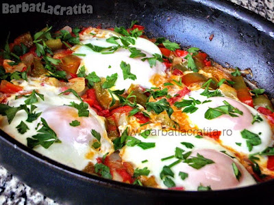 Ouă cu legume (la tigaie)