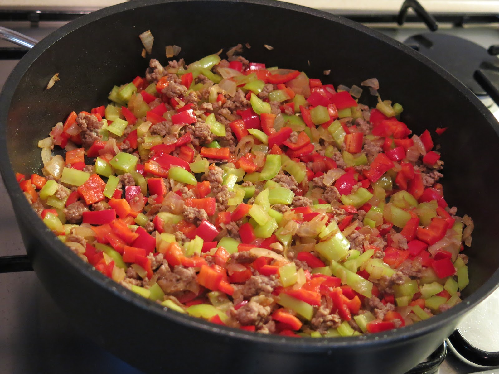 Cream &amp; White Pınar�ın Patlıcanla İmtihanı