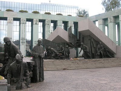 Escultura que homenagea "El Alzamiento de Varsovia de 1944"