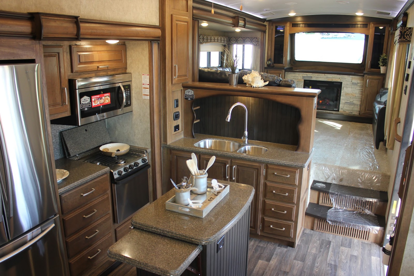 Highlights from the RV Dealer Open House - Gr8LakesCamper 1990 fleetwood southwind rv wiring diagram 