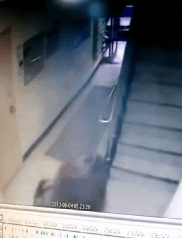 여장하고 여자분 따라오는거 cctv에 찍힌 미.gif | 인스티즈