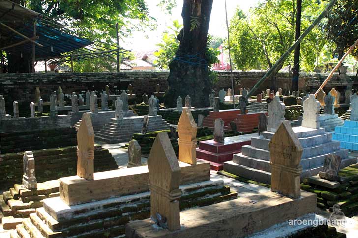 kramat buyut trusmi cirebon