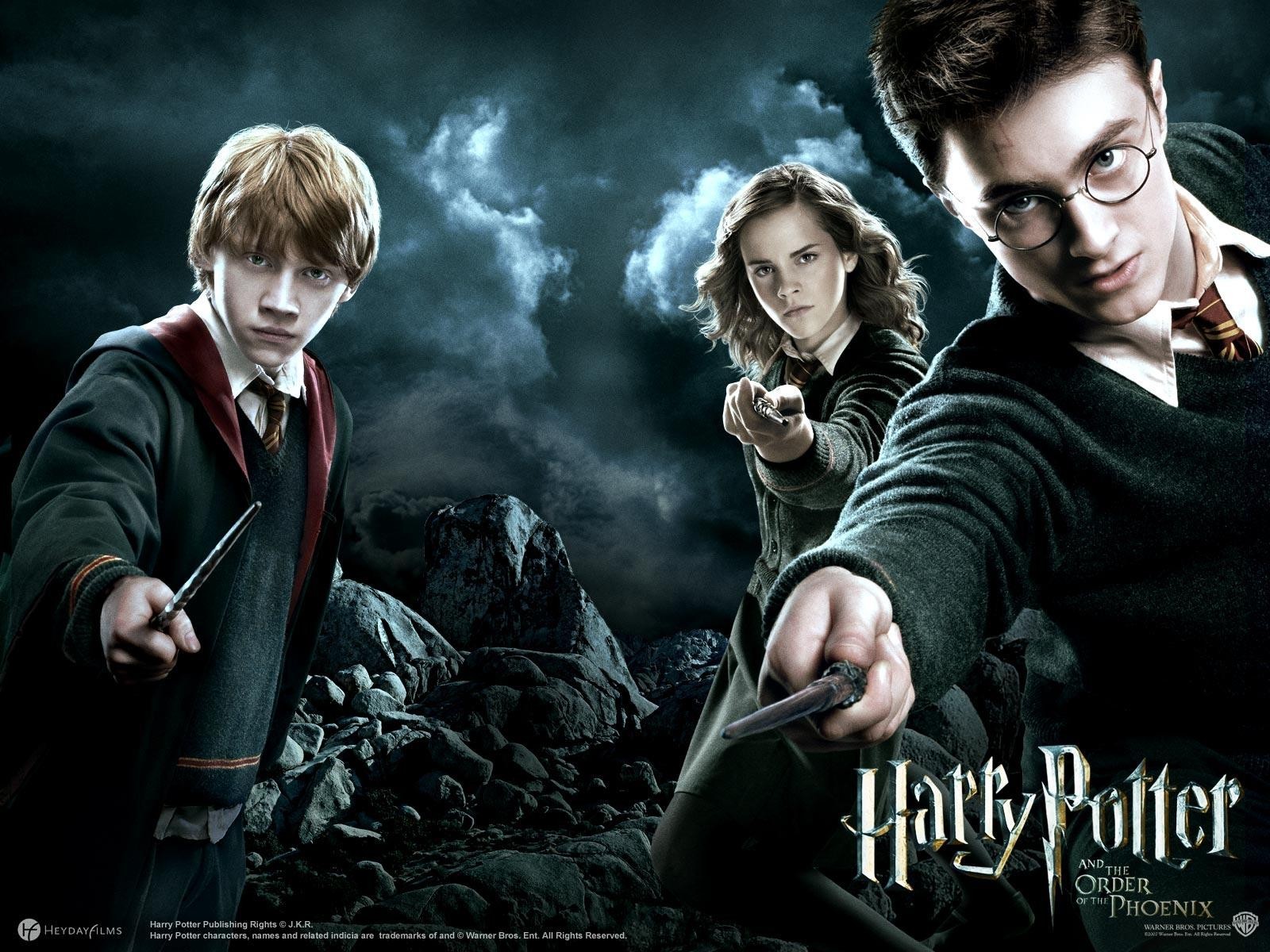 http://4.bp.blogspot.com/-YFIJx6WYEsc/TiZqm0wZTWI/AAAAAAAABos/tHmPB9irAe8/s1600/Harry+Potter.jpg