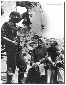  Waffen SS soldier chats  Soviet women  Belgorod. 1943 Rare WW2 Images