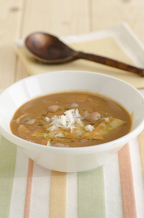 Pasta e fagioli con maltagliati al rosmarino e pecotino