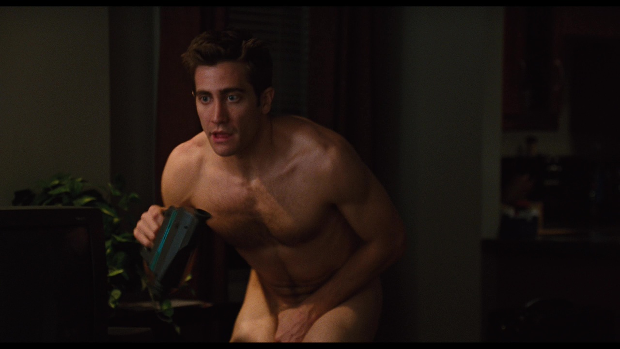 Jake Gyllenhaal nude in Love & Other Drugs.