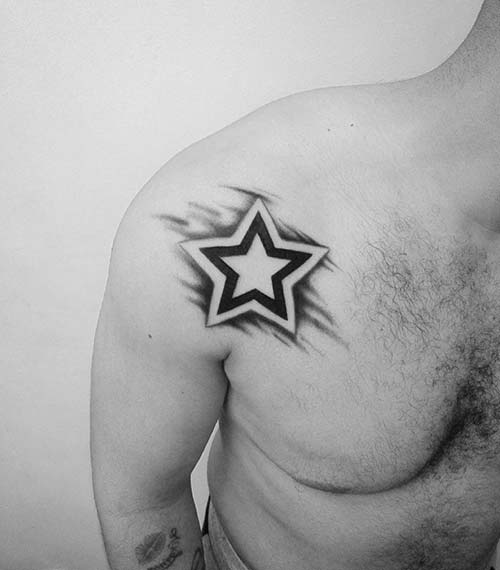 man shoulder bold star tattoo erkek omuz kalın yıldız dövmesi man shoulder bold star tattoo erkek omuz kalın yıldız dövmesi