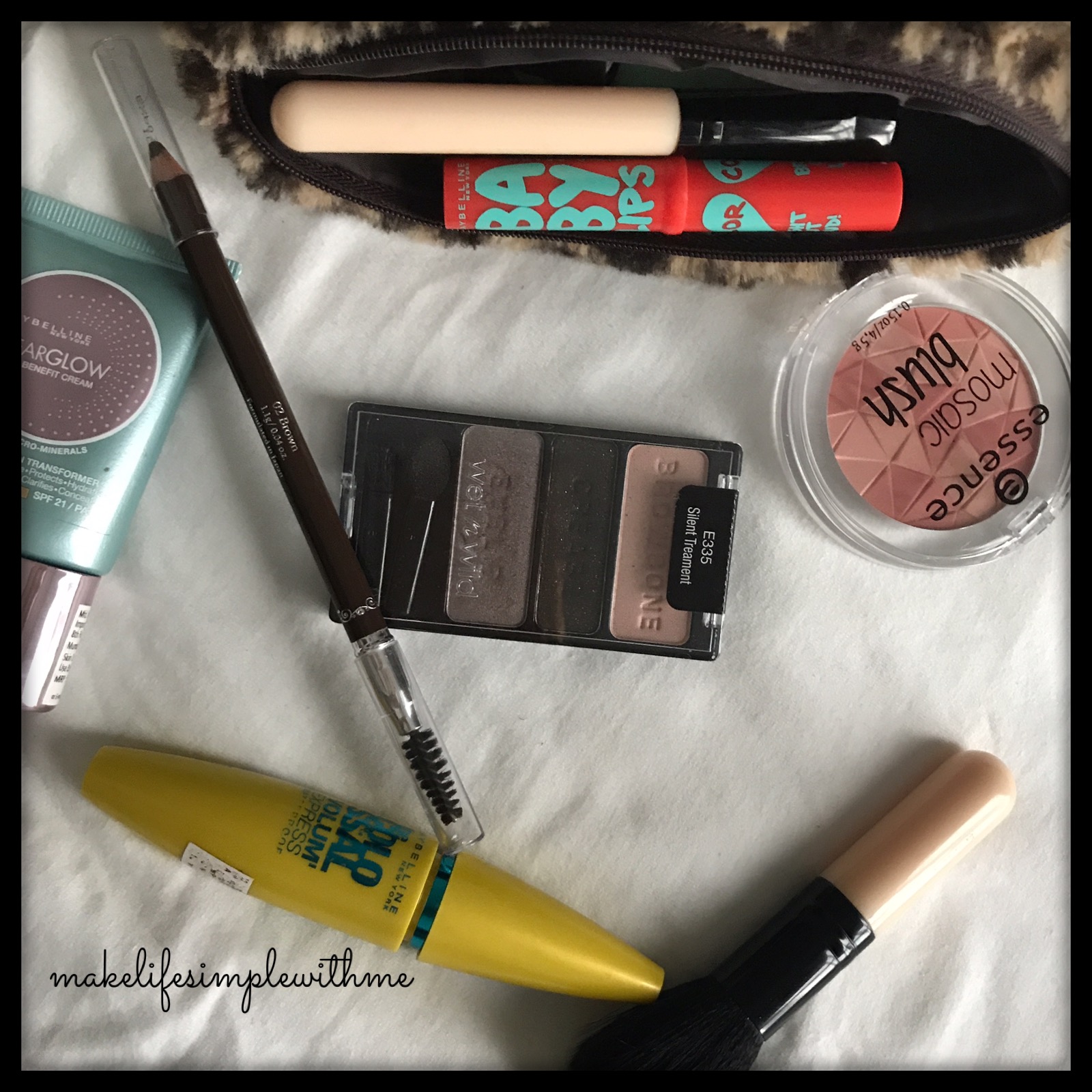 makelifesimple what's in my travel makeup bag beginners guide