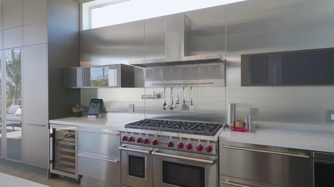 Tour 248 Bernard Ave, Venice, CA vs. 33 Interior Design Photos