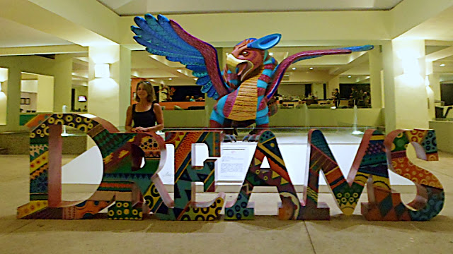 The main entrance to Dreams Resort... The main entrance to Dreams Resort...