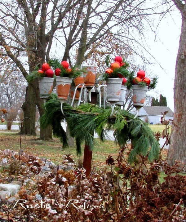 Christmas Porch - Decorating Outside for Christmas on a Budget | Rustic ...