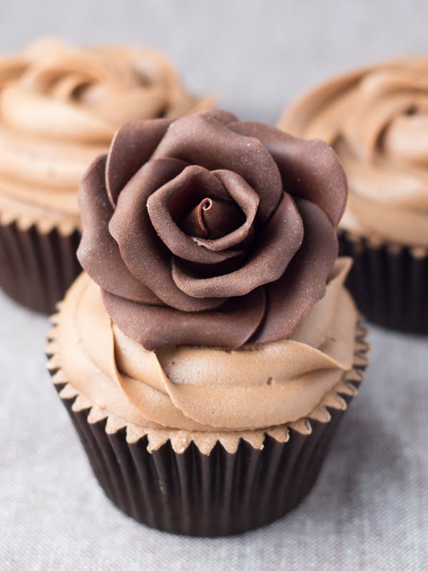 Objetivo: Cupcake Perfecto.: Porque una rosa mola... pero una rosa de  chocolate mola más!!! (Con tutoriaaaaal!!!)