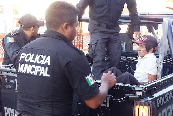 Abuelito pagará 2 mil pesos por daños al vehículo que lo atropelló Abuelito pagará 2 mil pesos por daños al vehículo que lo atropelló