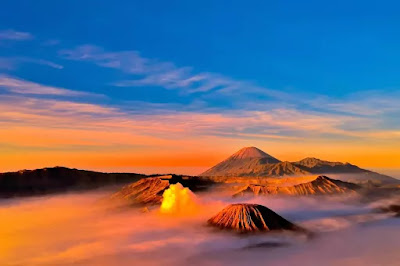 11 Gunung di Indonesia Dengan Pemandangan Sunrise Terindah