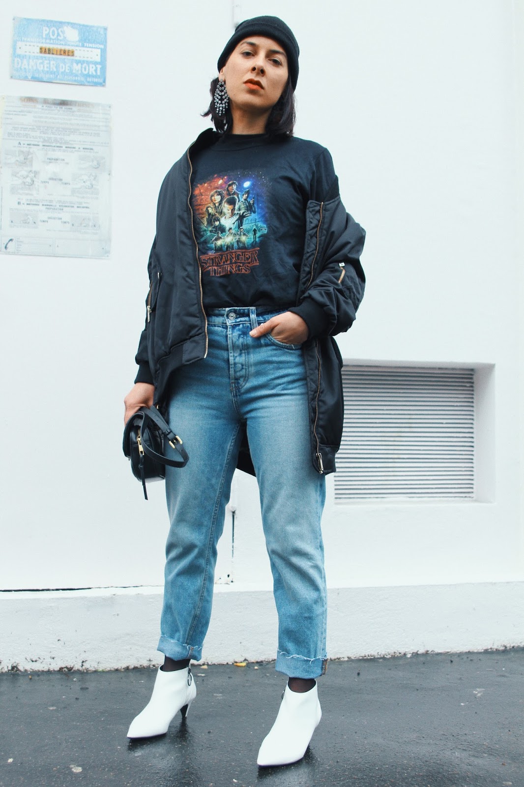 bottines blanche t-shirt strangers things idée de look printemps bottines blanche t-shirt strangers things idée de look printemps