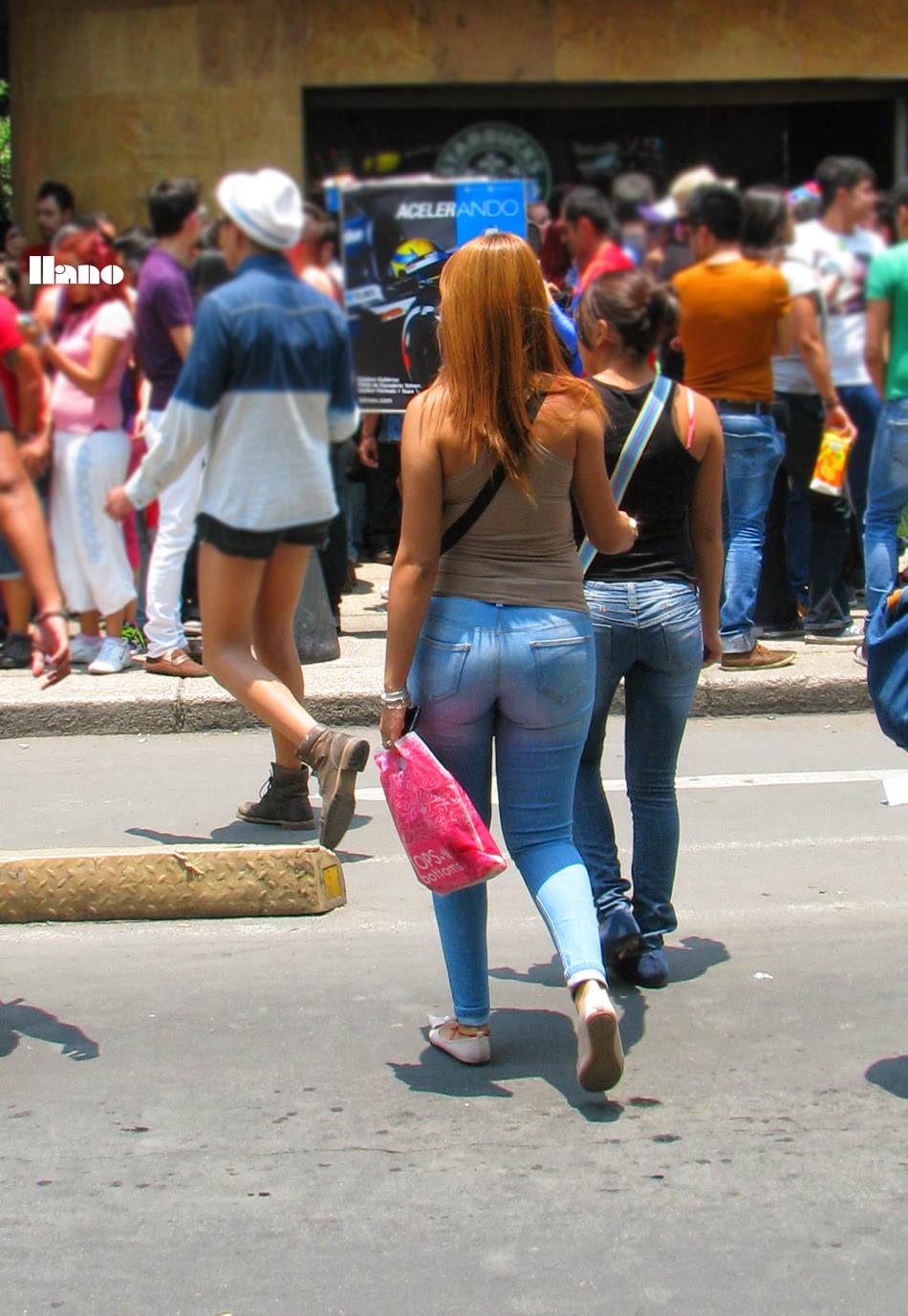 Big Butt White Girl In Jeans Divine Butts Voyeur Blog