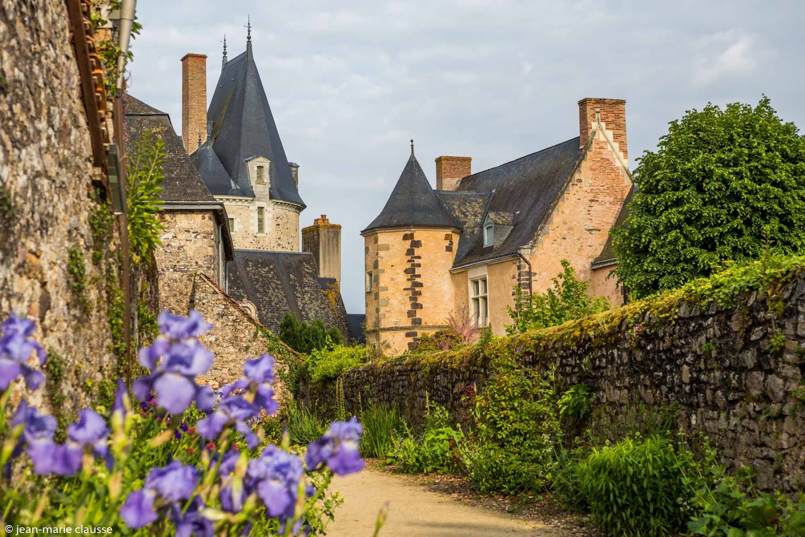 Découvrir la France en photos 114 SAINTE SUZANNE. (Mayenne 53)