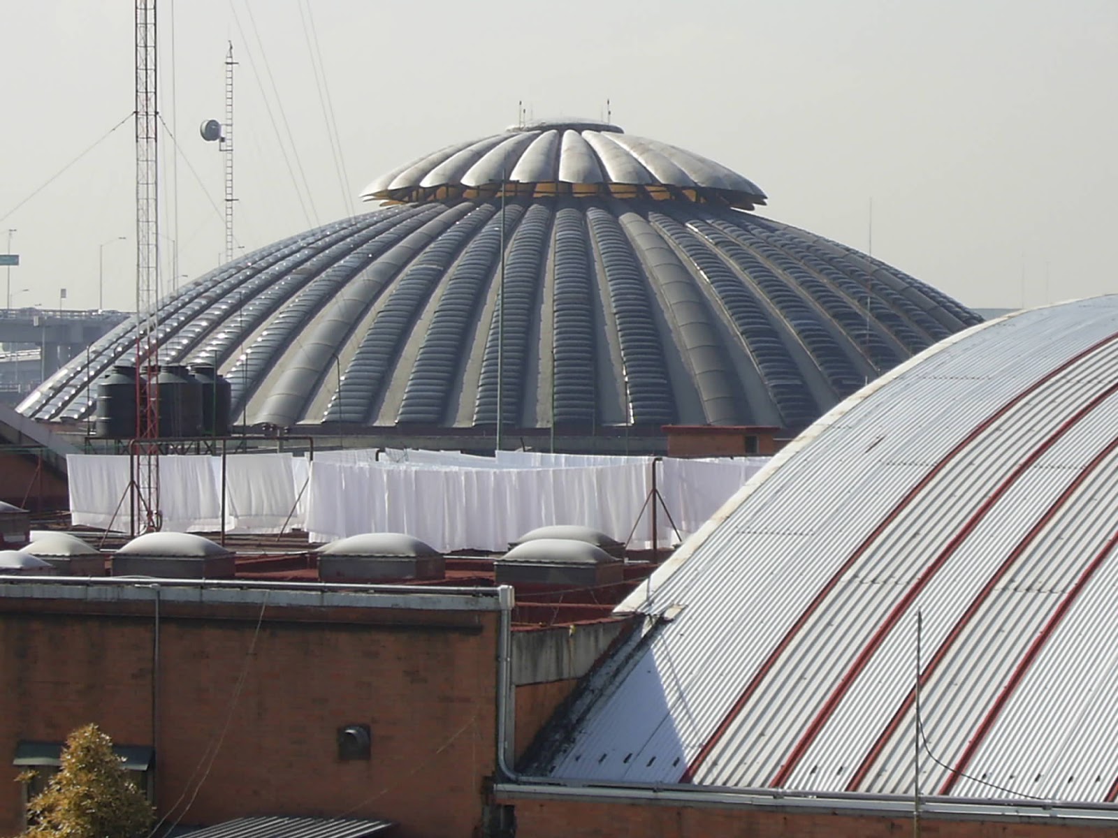 Mix Informativo CDMX JUAN JOSÉ DÍAZ INFANTE SOBRE LAS PIELES DEL ESPACIO