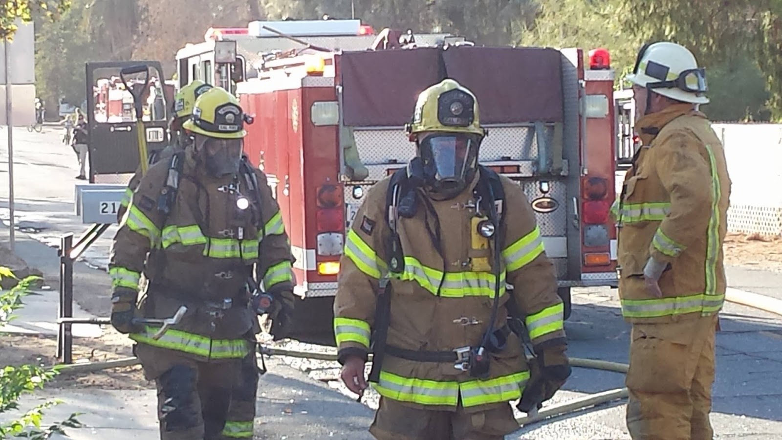 Hemet Fire Responds to 3 home fires with in one hour time period RAW
