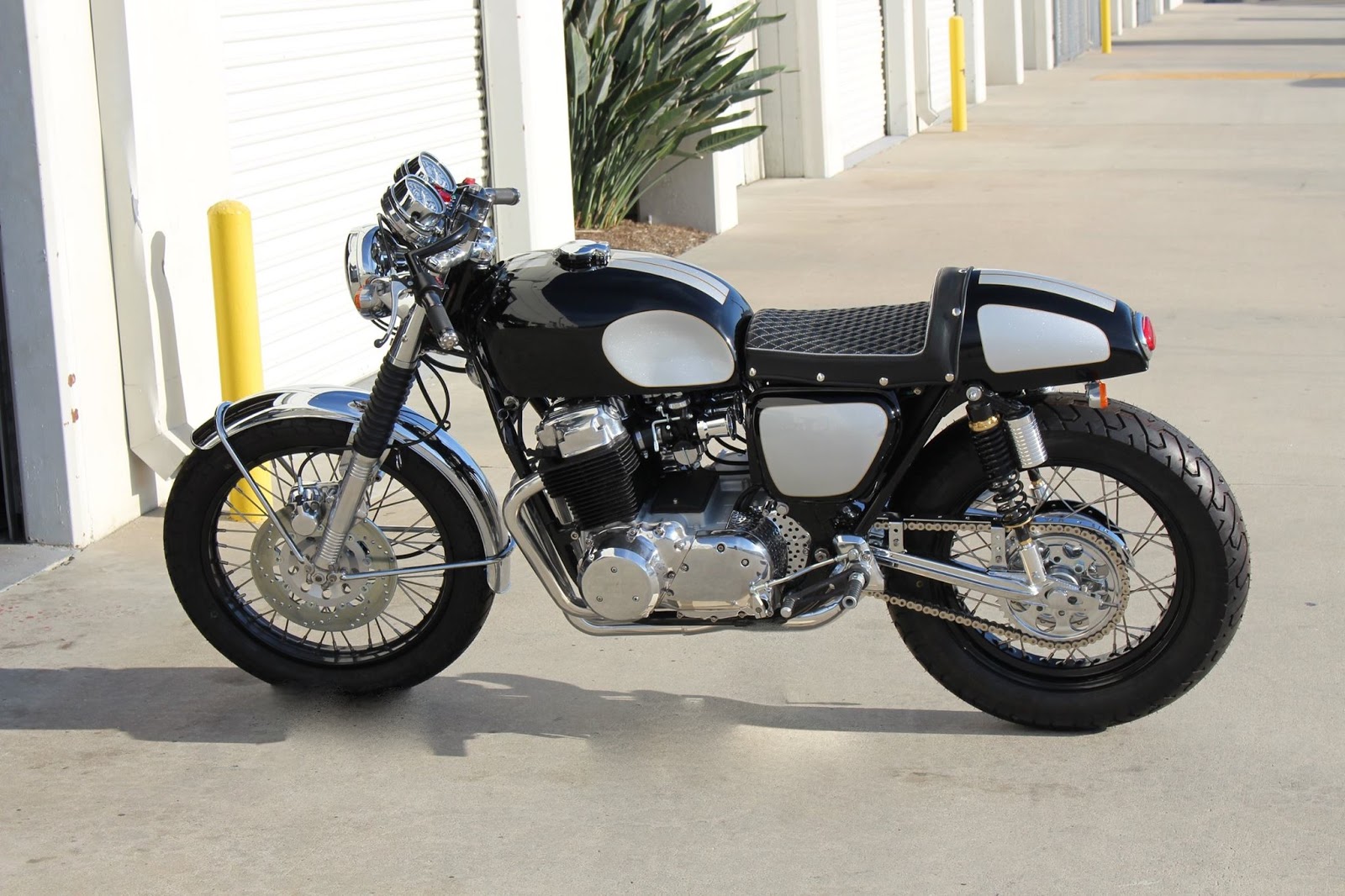 Hell Kustom Honda Cb750 1974 By Carpy S Cafe Racers