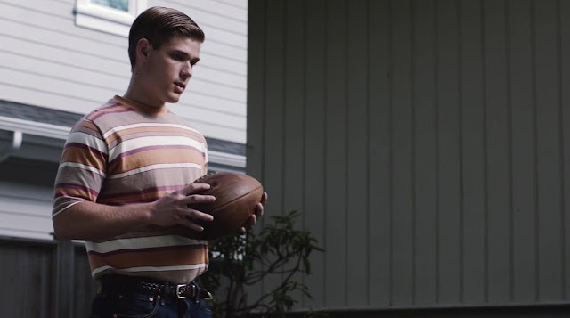 Films Et Séries Tv Avec Mason Dye ausCAPS: Mason Dye shirtless in Flowers In The Attic