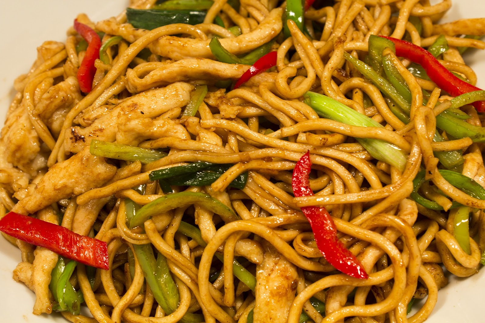 Tavuklu noodle tarifi Tavuklu noodle tarifi
