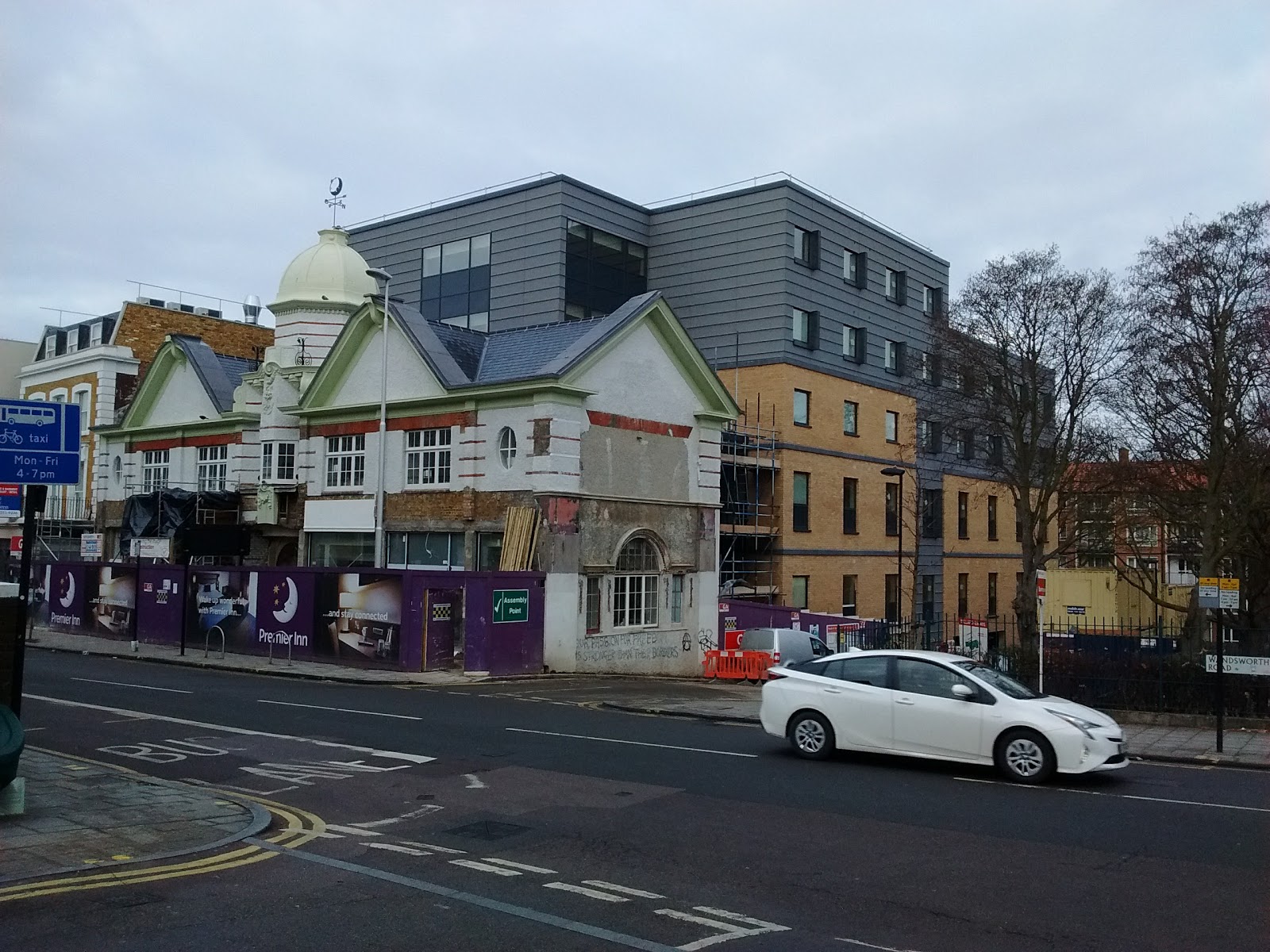 microgroove Something strange is happening on the Wandsworth Road