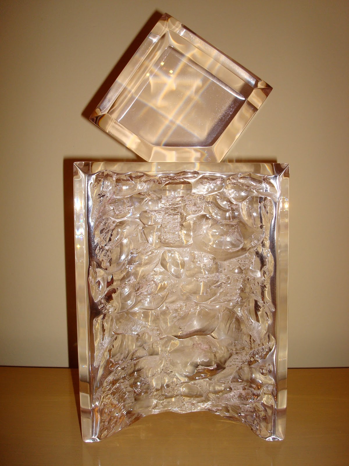 Era Antiques Sublime Lucite Sculpture