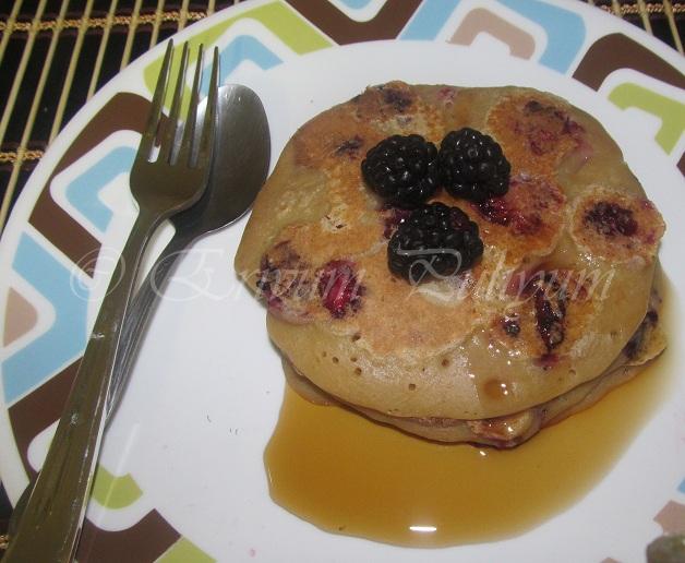 Erivum Puliyum Blackberry Pancakes
