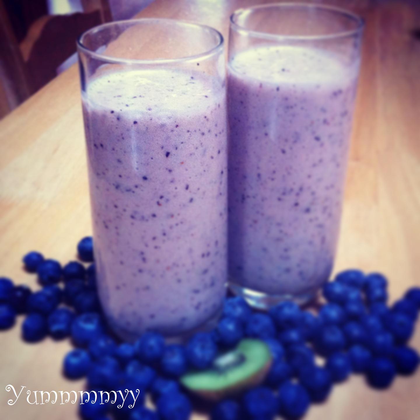 Yummmmyy Blueberry & Kiwi Smoothie