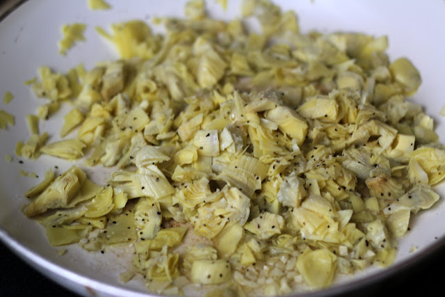This easy garlic artichoke zucchini noodle recipe is a breeze with the Veggetti Pro!
