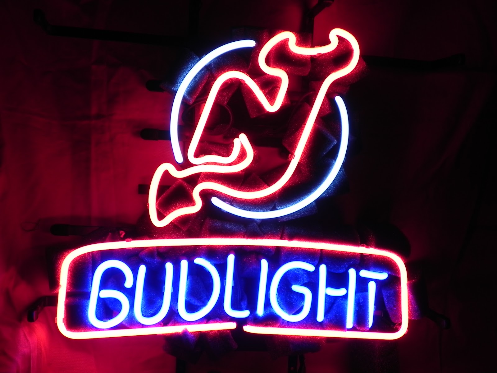 Wiki Neon Sign Blog Budweiser Bud Light NHL NEW JERSEY DEVILS Hockey