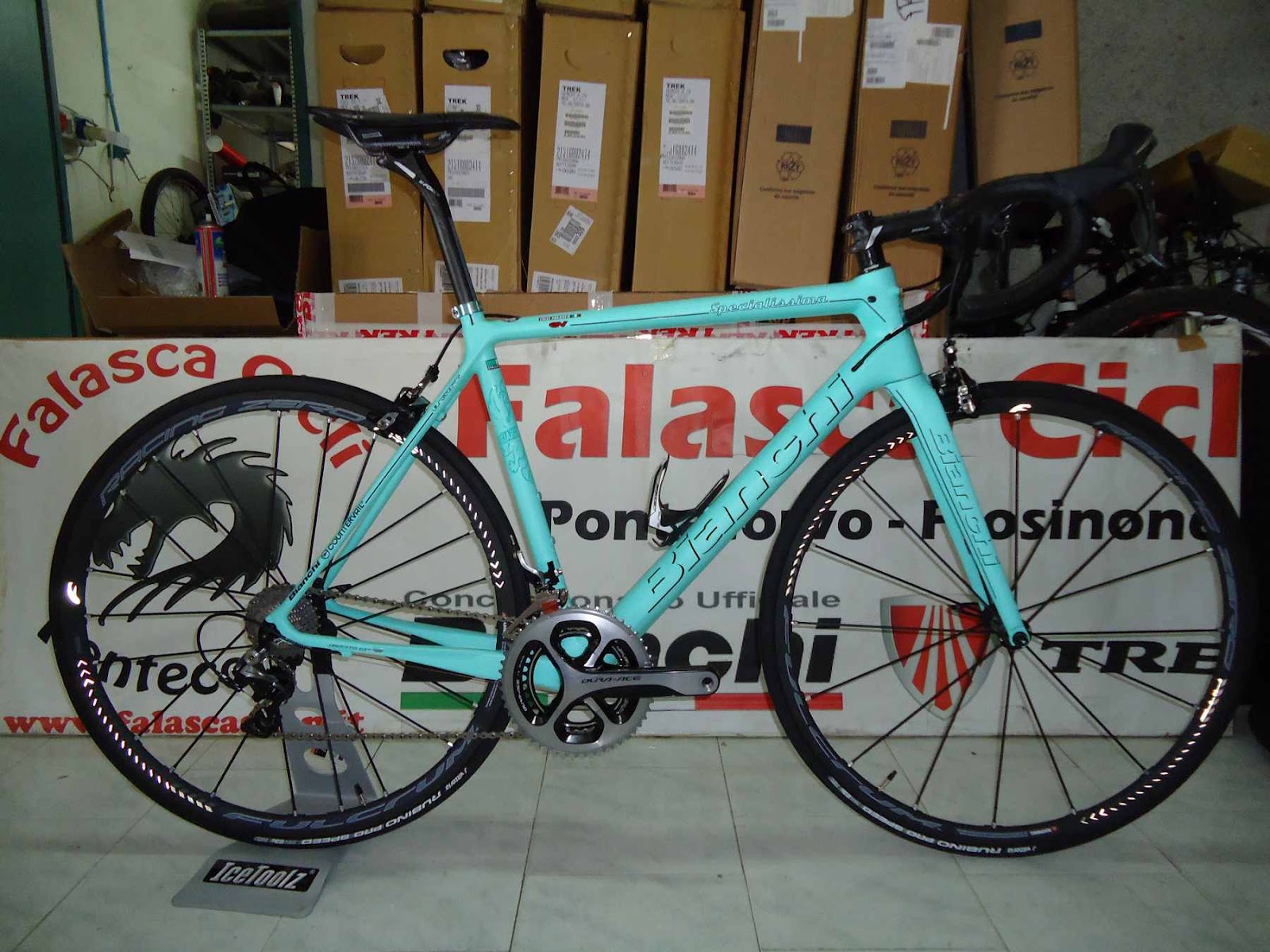 Pedalare Verso il Cielo: Anteprima Bianchi Specialissima CV. Incontro  ravvicinato.