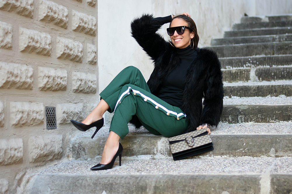 Tuta con bottoni laterali - Il nuovo must!