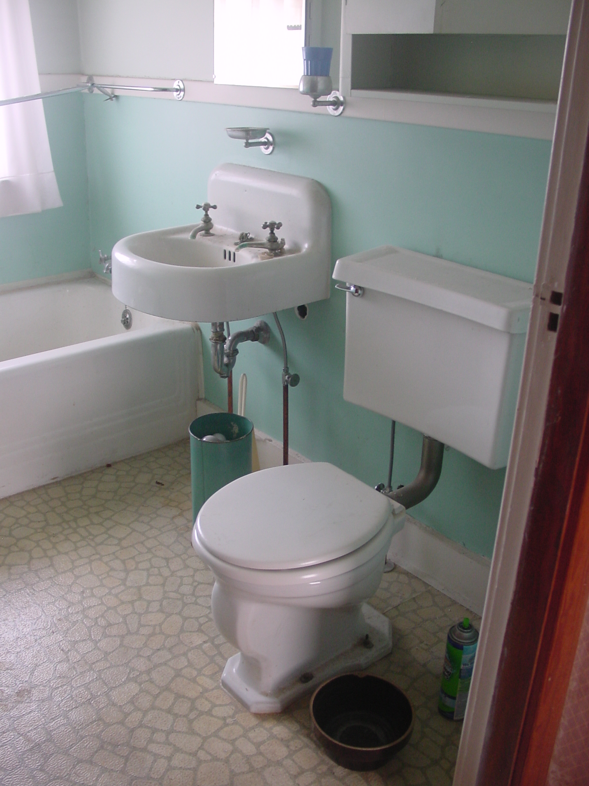 This Old Crack House The Bathroom Make Overs