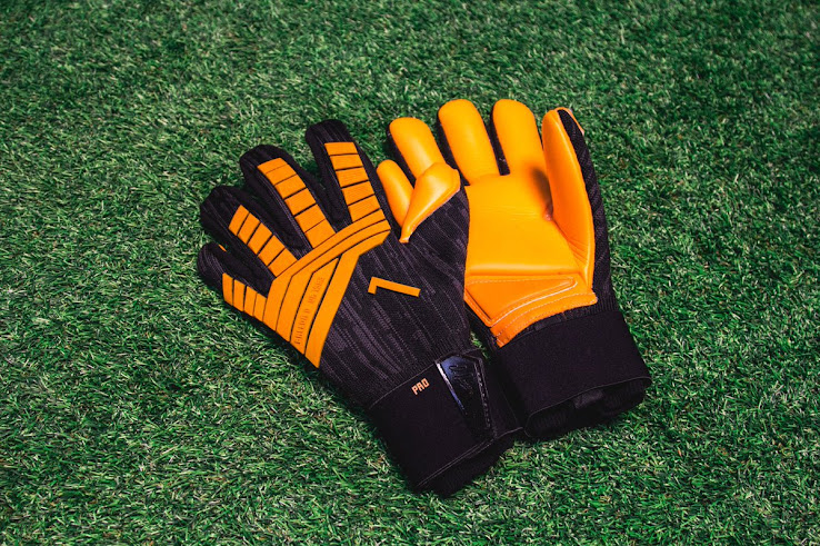 lev yashin goalkeeper gloves