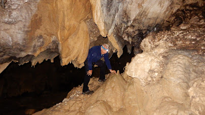 Cueva de los Arnales