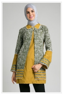 Gambar Atasan Batik Wanita Muslimah