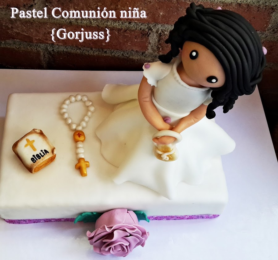 PASTEL DE COMUNIÓN NIÑA GORJUSS CON PASTA DE AZÚCAR