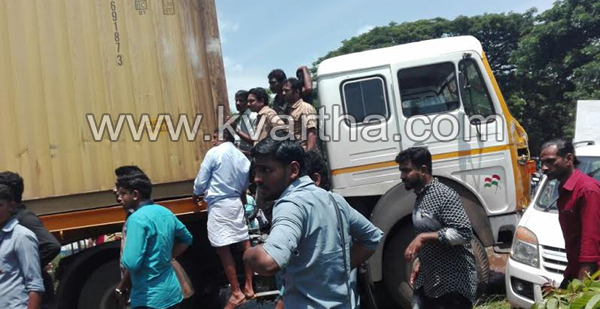 Toll Collection, Accident, Kannur, Thalassery, Kerala, Death, Toll Booth, Injured, Hospital.