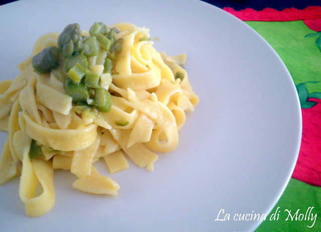 fettuccine con porri e asparagi